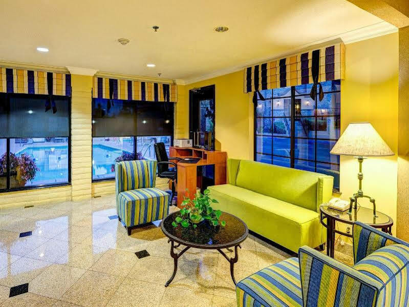 Holiday Inn Express San Diego - Rancho Bernardo, An Ihg Hotel Exterior foto